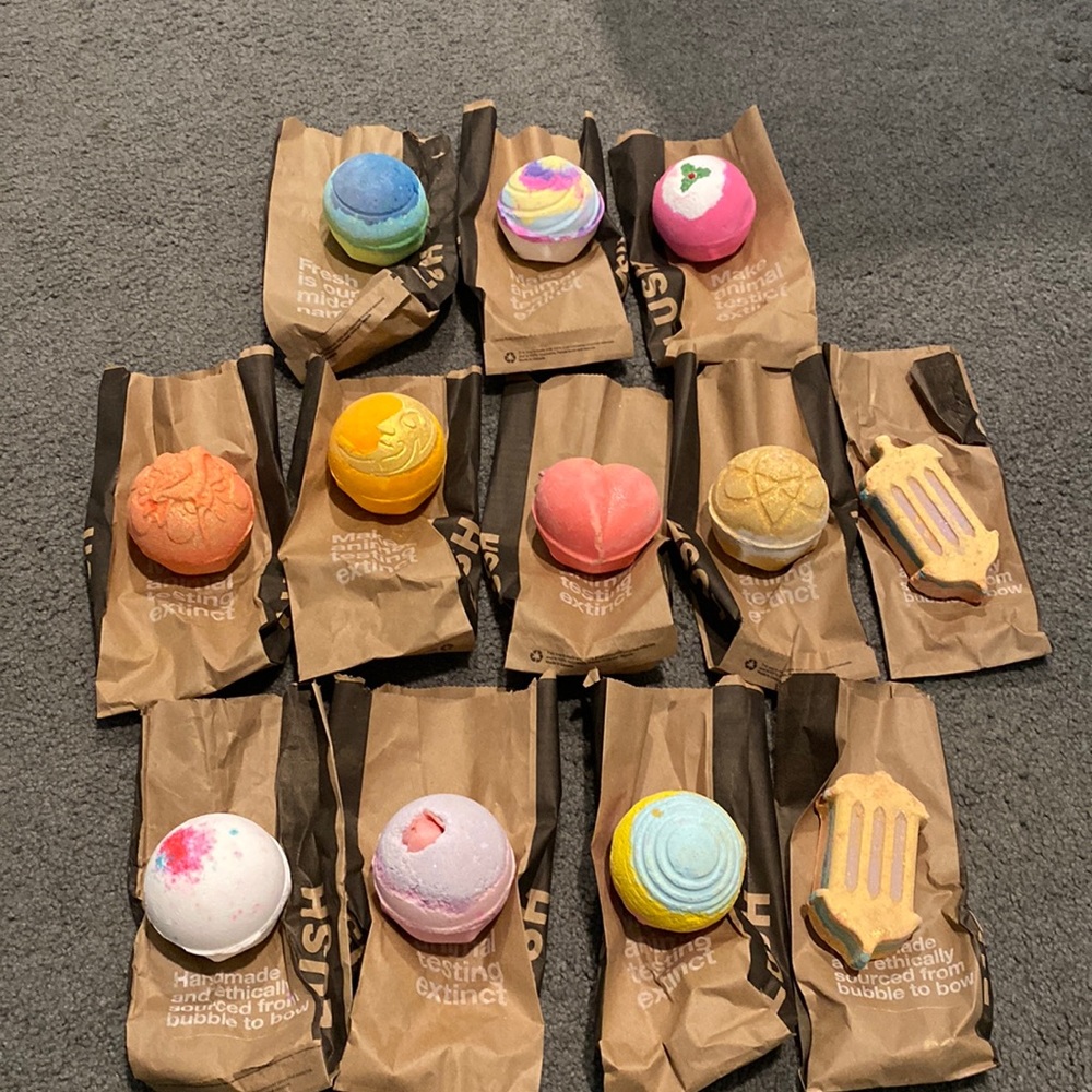 Lush bath bombs